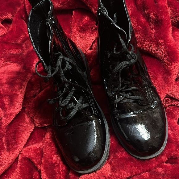 Claudine. - Picture 3 of 5